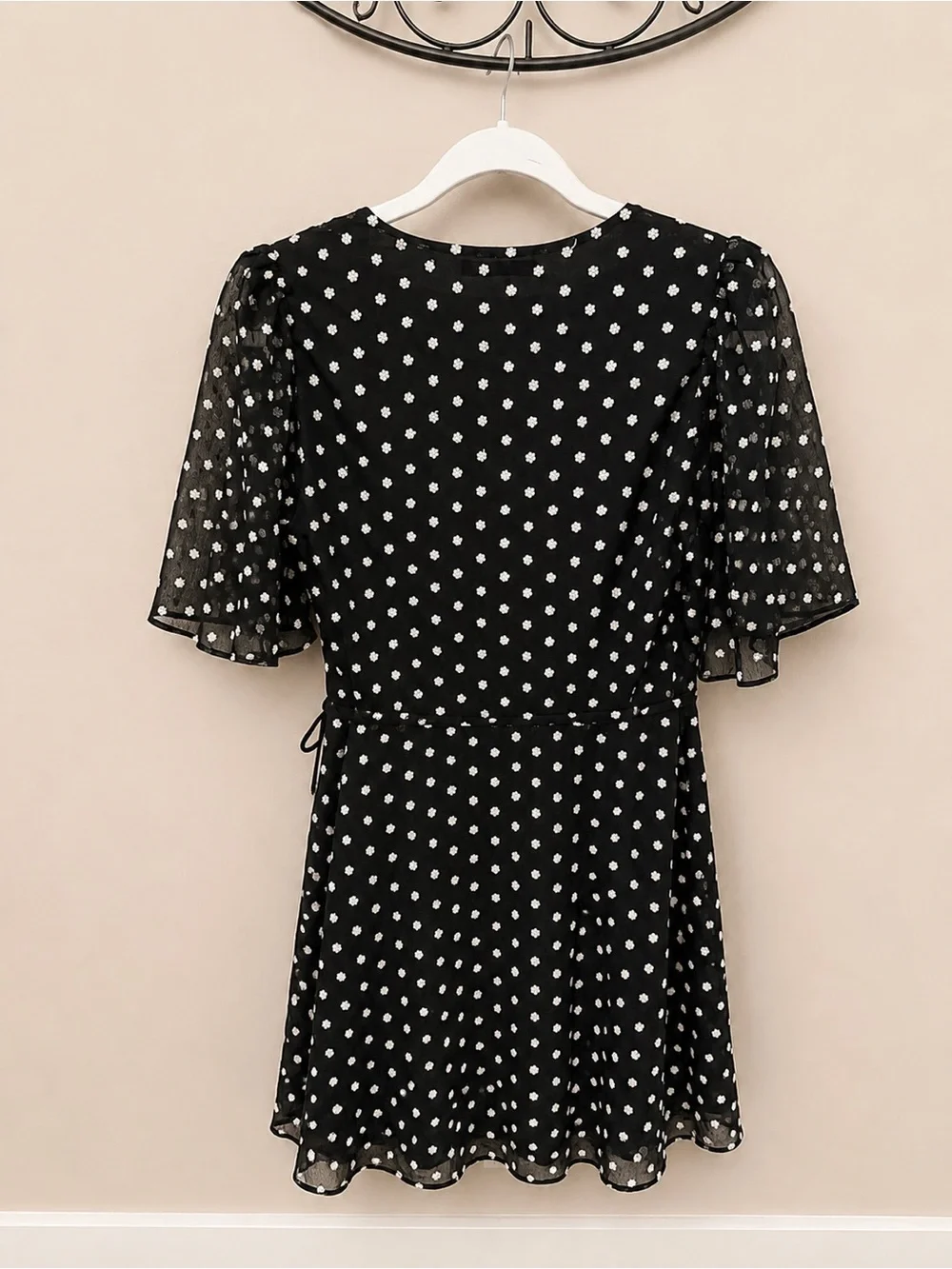 Alice + Olivia Black‎ and White floral Dot Wrap Dress